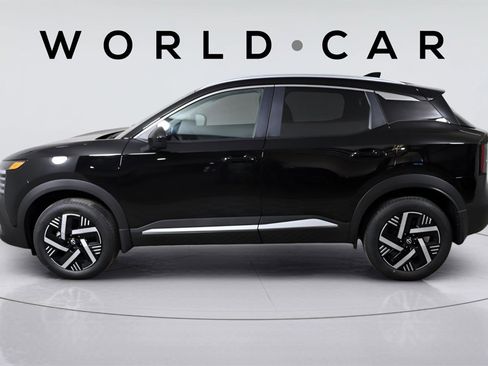 Used 2025 Nissan Kicks SV w/ SV Premium Package image 4