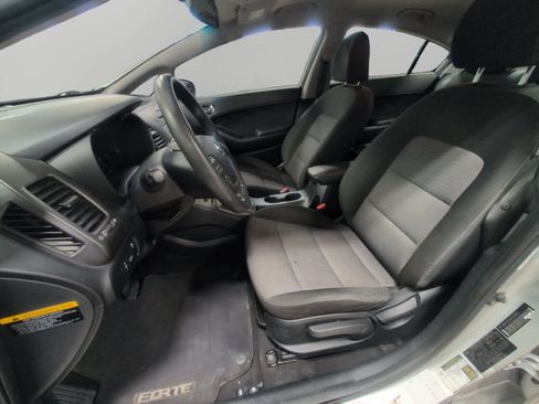 Used 2016 Kia Forte LX w/ LX Popular Plus Package image 9