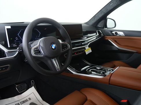 New 2026 BMW X7 xDrive40i w/ M Sport Package AWD/4WD image 13