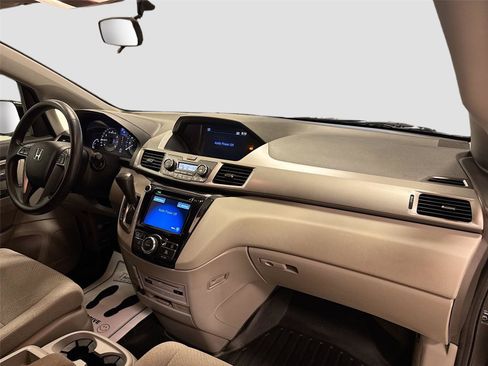 Used 2016 Honda Odyssey SE image 29