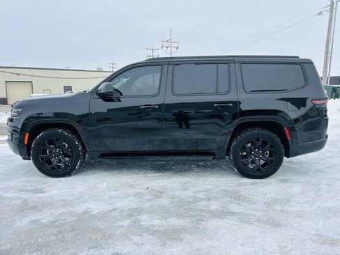 Used 2025 Jeep Wagoneer Series II image 38