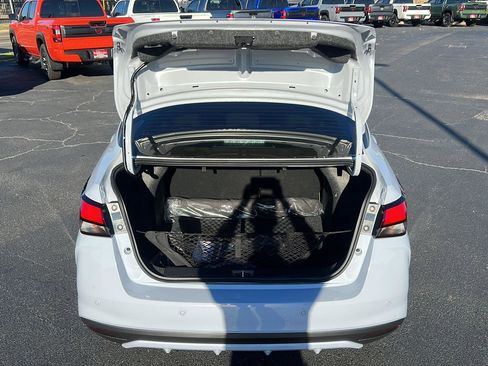 New 2025 Nissan Versa SR w/ Trunk Package image 12