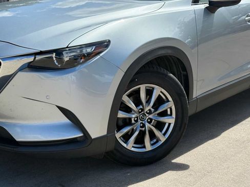 Used 2018 MAZDA CX-9 Touring w/ Touring Premium Package FWD image 5