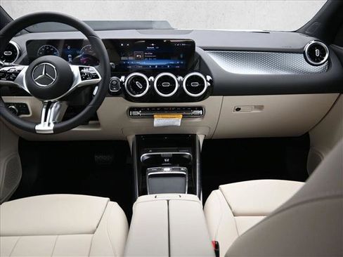Certified 2025 Mercedes-Benz GLA 250 4MATIC image 21