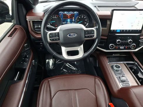 Used 2024 Ford Expedition Limited image 12