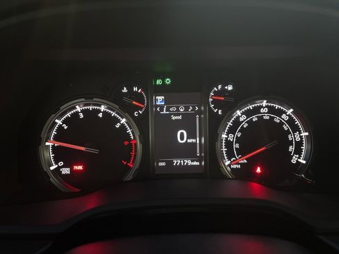 Used 2022 Toyota 4Runner TRD Off-Road Premium image 10