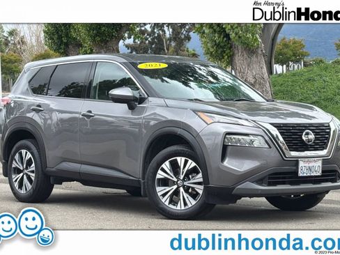 Used 2021 Nissan Rogue SV FWD image 1