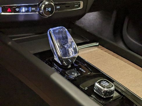 New 2026 Volvo XC60 B5 Plus w/ Protection Package Premier image 19