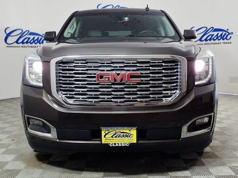 Used 2019 GMC Yukon Denali w/ Denali Ultimate Package RWD image 3