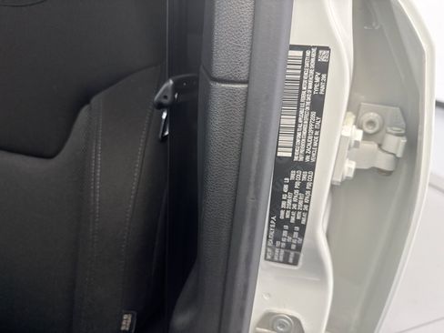 Used 2023 Jeep Renegade Latitude AWD/4WD image 23