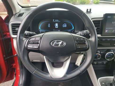Used 2023 Hyundai Venue SEL FWD image 20