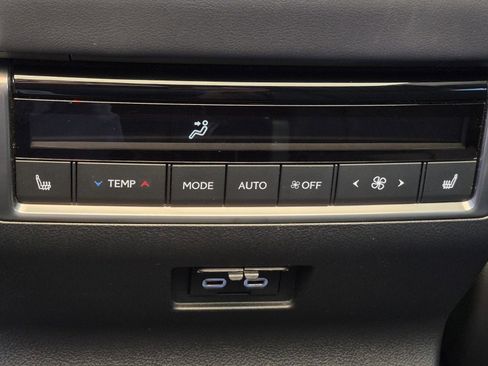 Used 2025 Lexus GX 550 w/ Accessory Package (2T) AWD/4WD image 25