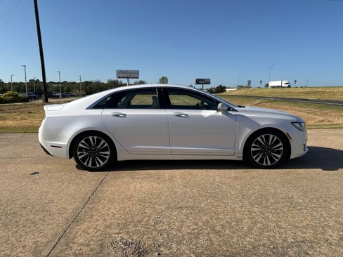 Used 2019 Lincoln MKZ Reserve FWD image 12