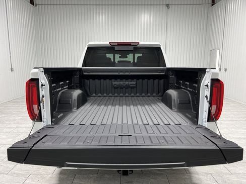 New 2026 GMC Sierra 1500 SLT image 25