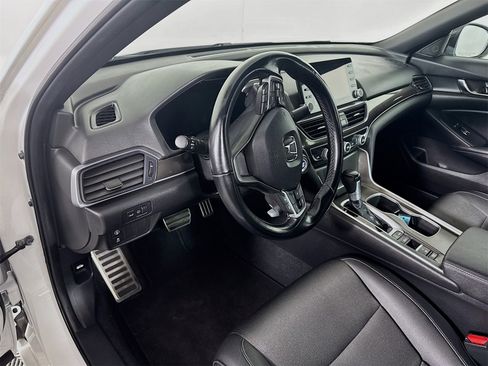 Used 2021 Honda Accord Sport image 7
