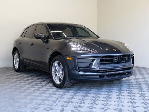 Used 2023 Porsche Macan AWD/4WD image 6