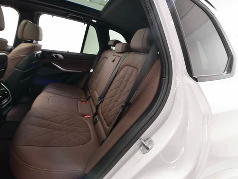 Used 2024 BMW X5 xDrive50e w/ Executive Package AWD/4WD image 11