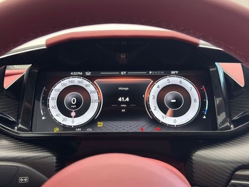 Used 2025 Aston Martin Vanquish image 28