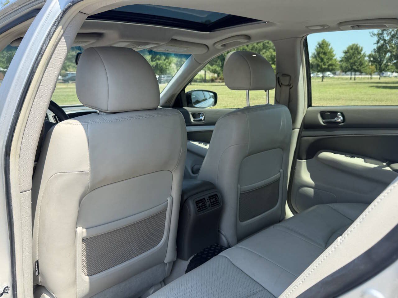 Used 2010 INFINITI G37 Journey w/ Premium Pkg RWD image 15