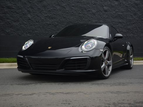 Certified 2018 Porsche 911 Carrera 4S AWD/4WD image 36