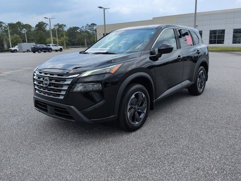 Certified 2026 Nissan Rogue SV FWD image 8