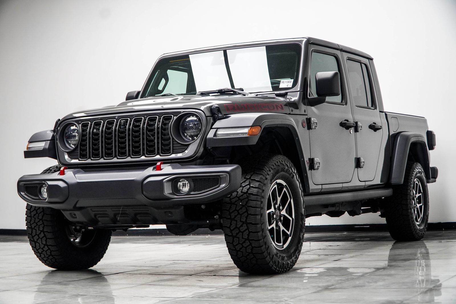 Used 2024 Jeep Gladiator Rubicon w/ Technology Group AWD/4WD image 10