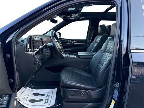 Used 2023 Cadillac Escalade Premium Luxury Platinum image 10