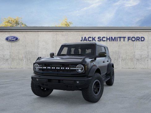 New 2025 Ford Bronco Outer Banks w/ Sasquatch Package image 2