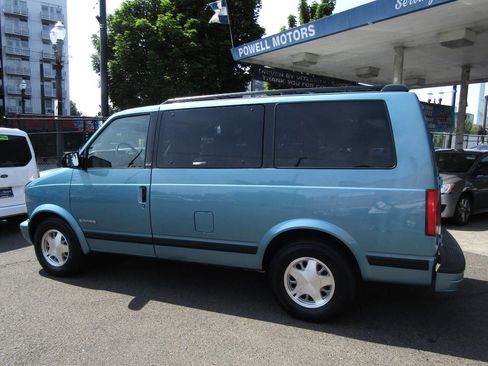Used 1995 GMC Safari Passenger image 10