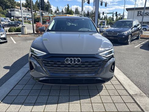 Used 2024 Audi Q8 e-tron Prestige AWD/4WD image 2