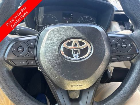 Used 2025 Toyota Corolla LE FWD image 13