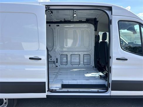 New 2026 Ford Transit 250 148 Medium Roof image 18