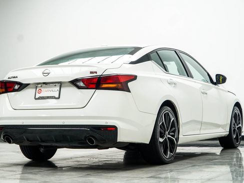 Used 2024 Nissan Altima 2.5 SR FWD image 12