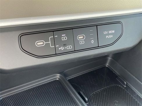 New 2026 Kia Carnival EX image 36