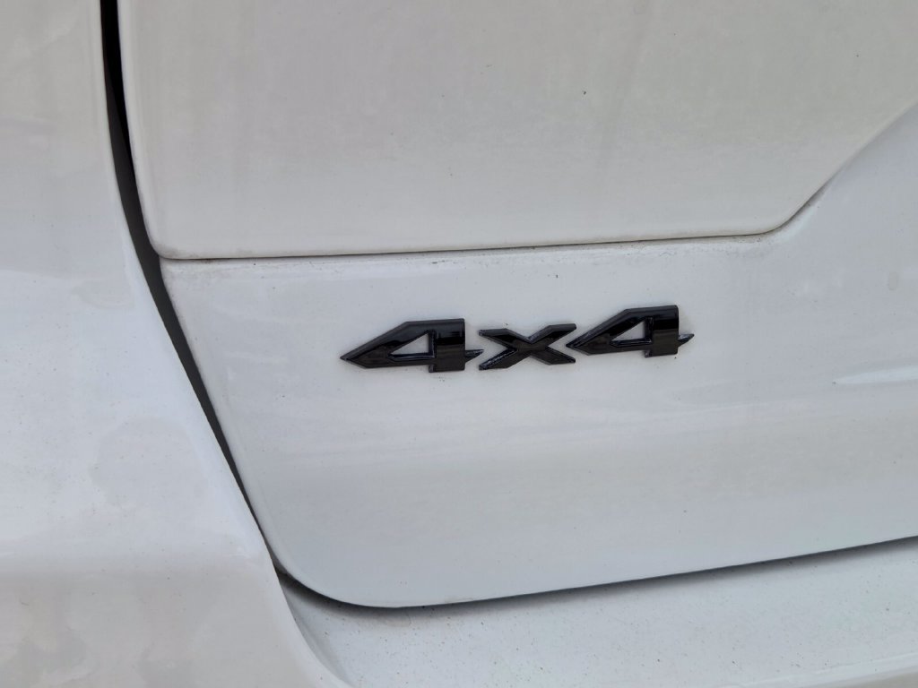 Used 2023 Jeep Grand Cherokee Altitude AWD/4WD image 11