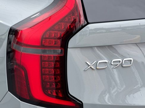 Used 2026 Volvo XC90 B5 Core AWD/4WD image 34