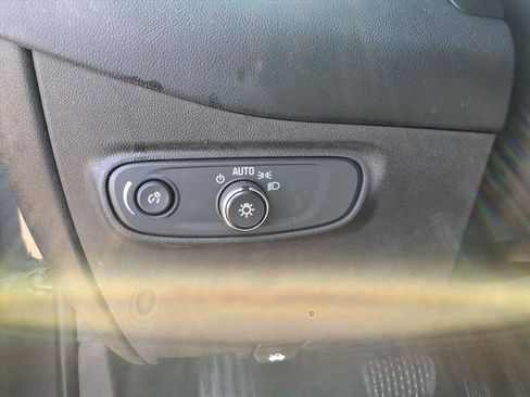 Used 2019 Chevrolet Equinox LS image 17