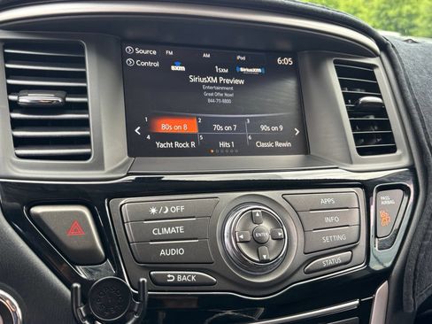 Used 2020 Nissan Pathfinder S FWD image 25