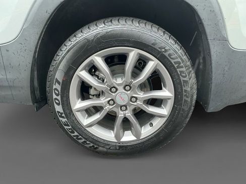 Used 2024 GMC Terrain SLT image 15