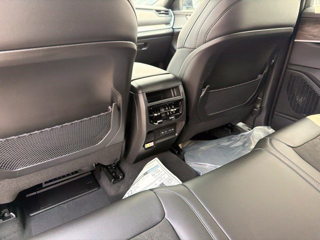 New 2026 Jeep Grand Cherokee Altitude AWD/4WD image 8