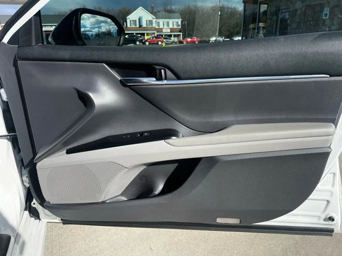 Used 2019 Toyota Camry SE w/ Convenience Package image 25