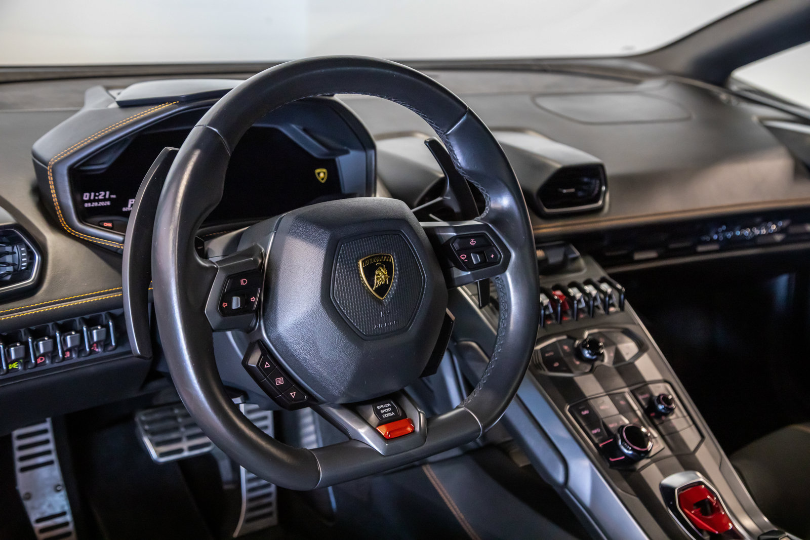 Used 2015 Lamborghini Huracan LP 610-4 AWD/4WD image 30