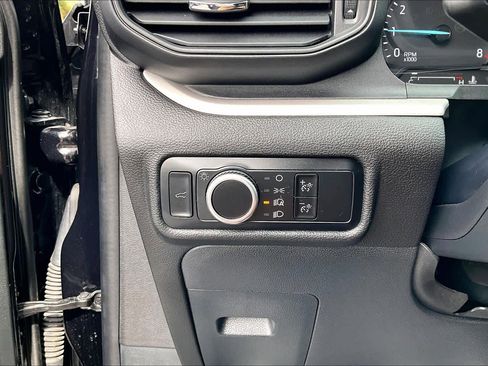 Used 2023 Ford Explorer XLT RWD image 44