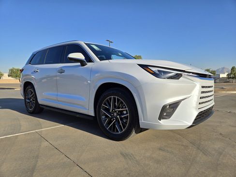 New 2026 Lexus TX 350 AWD image 2