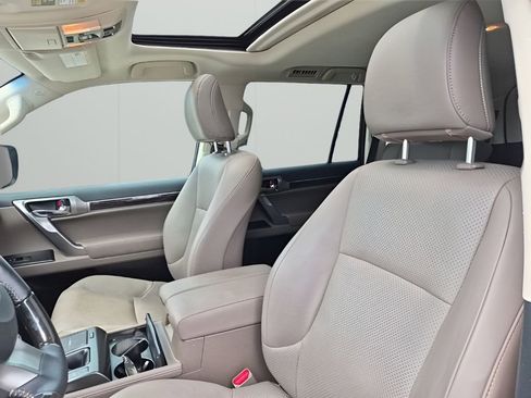 Used 2022 Lexus GX 460 Luxury w/ Sport Design Package AWD/4WD image 32