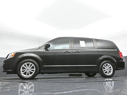 Used 2019 Dodge Grand Caravan SXT FWD image 37