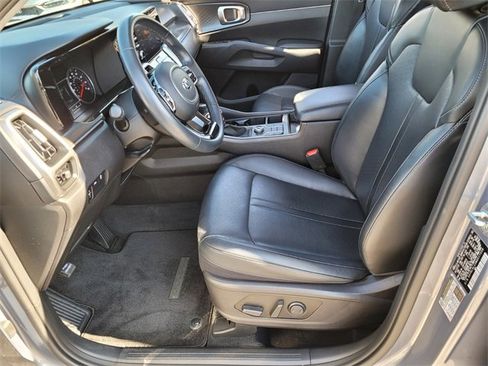 Used 2021 Kia Sorento S image 10