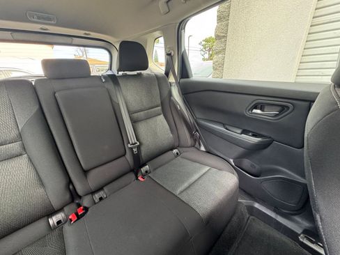 Used 2025 Nissan Rogue SV image 38