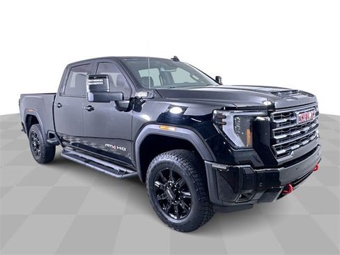 Used 2025 GMC Sierra 2500 AT4 image 2