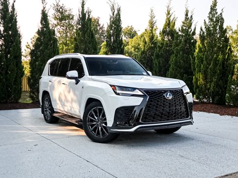Used 2023 Lexus LX 600 F Sport w/ Accessory Package (Z1) AWD/4WD image 2